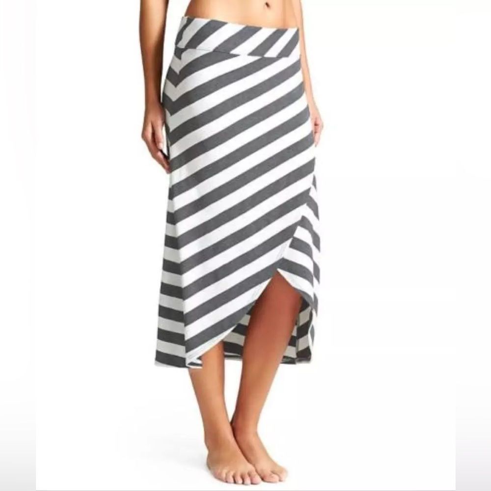 Athleta Ribbon Stripes Midi Skirt Navy Heather and White Size Small